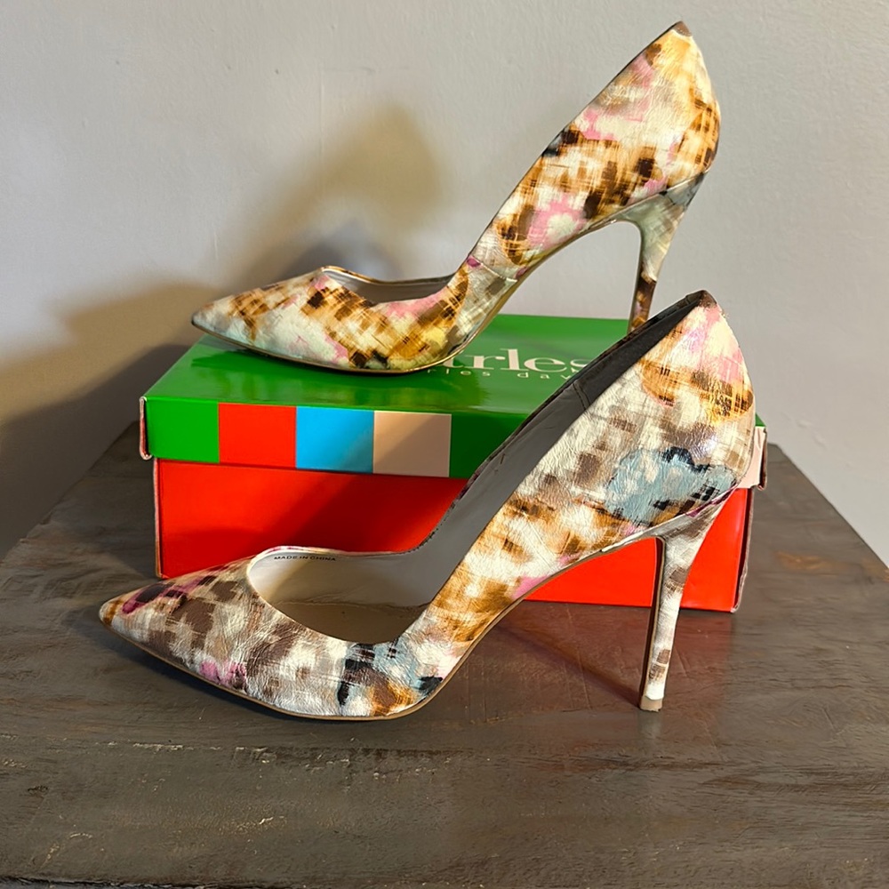 Women’s Charles by Charles David multi color leather heel Sz.11